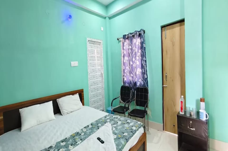 Hotel HS Roy near Bhoothnath Metro Station Hotel in India