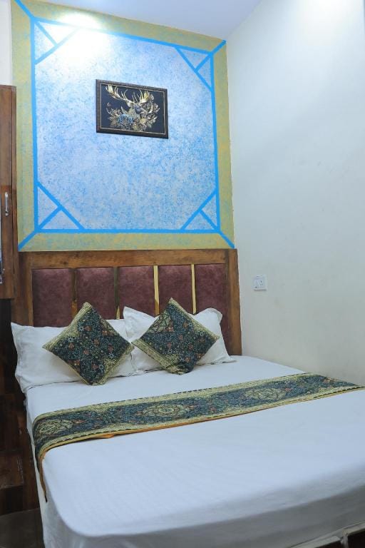 Hotel Paras Stay Hotel in Punjab, India