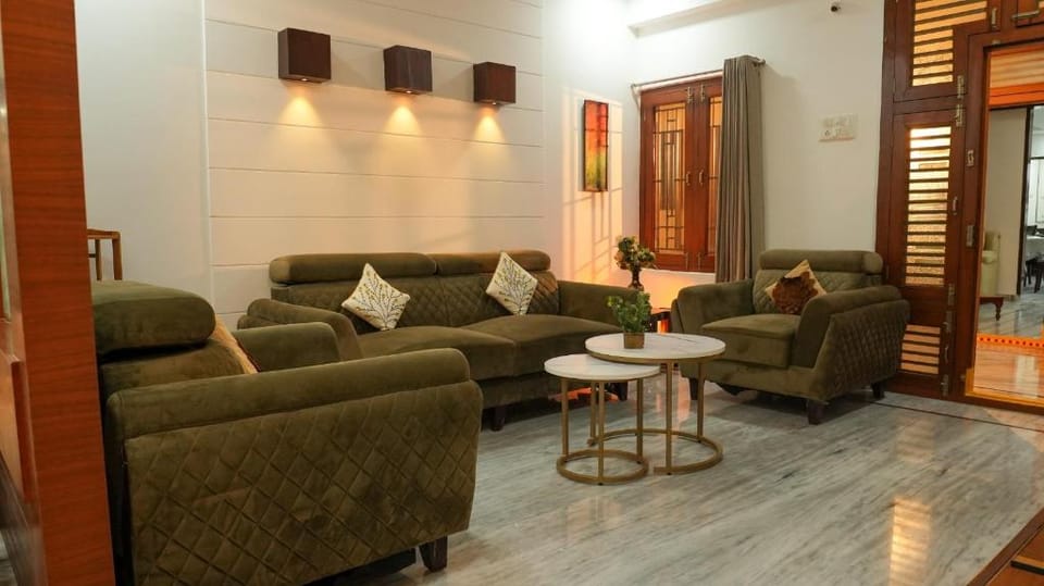 Arrow Service Apartments Hotel in Hyderabad