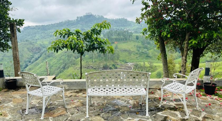 The Mystic Lodge Hotel in Central Province