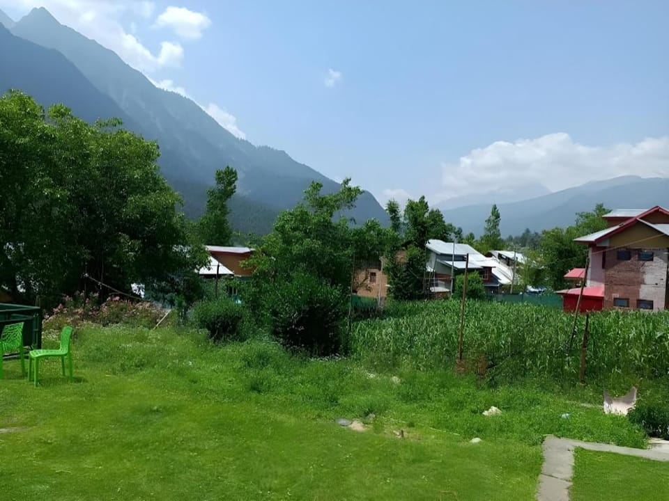 Pine View Resort Pahalgam Jammu and Kashmir Hotel in Punjab