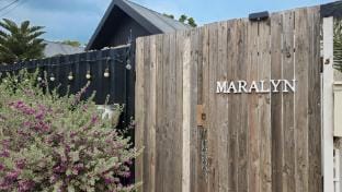 Maralyn [มาลาริน เกาะล้าน] Resort in Chon Buri Changwat
