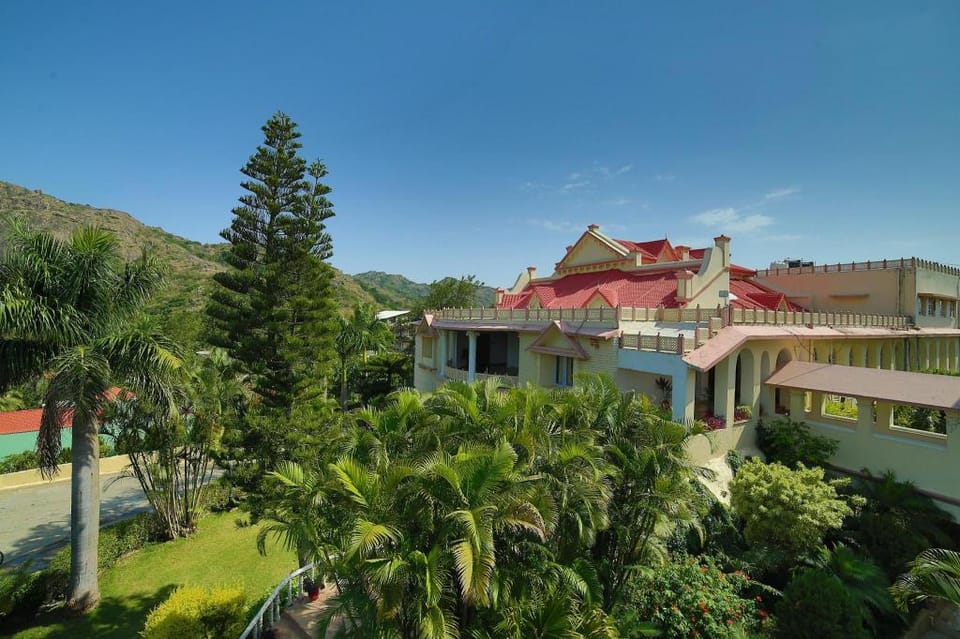 Palanpur Palace Mount Abu Hotel in Gujarat