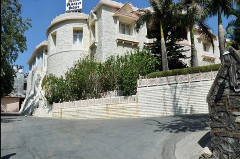 Palanpur Palace Mount Abu Hotel in Gujarat