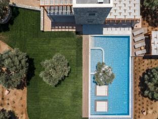 Villa in Prinos with Private Pool  Beach Nearby Villa in Crete Region