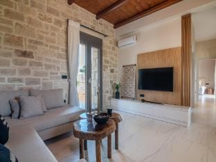 Villa in Prinos with Private Pool  Beach Nearby Villa in Crete Region