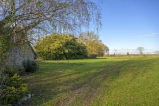 Beautiful 2-Bed Lakeside Gîte in Montenay Riad in Pays de la Loire