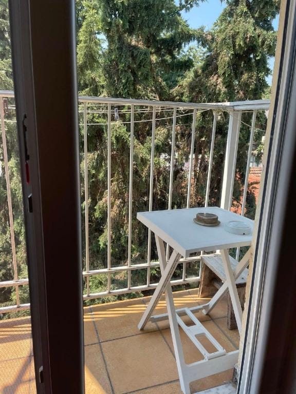 Flora Center - Modern Cozy Apartment with Balcony Hotel in Tirana