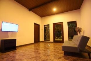 AMcroos Villa in Negombo