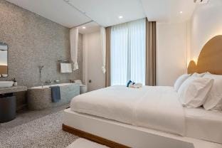 Downtown Oasis 豪华泳池别墅系列 | 50平KTV |  步行街500米|多语言管家 Villa in Pattaya City