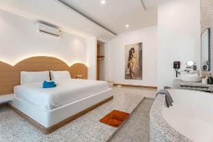 Downtown Oasis 豪华泳池别墅系列 | 50平KTV |  步行街500米|多语言管家 Villa in Pattaya City