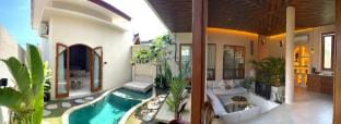 Villa Casablanca Lombok - Rooftop & Private Pool Villa in Pujut