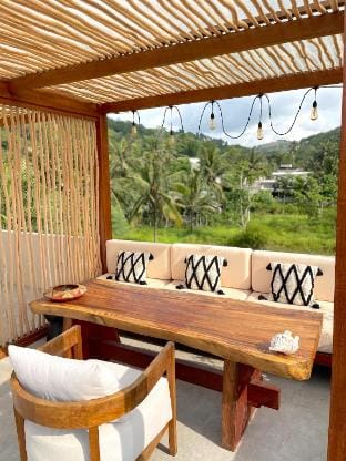 Villa Casablanca Lombok - Rooftop & Private Pool Villa in Pujut