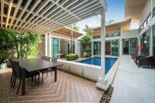Mahogany Pool Villa in Bang Tao Villa in Choeng Thale