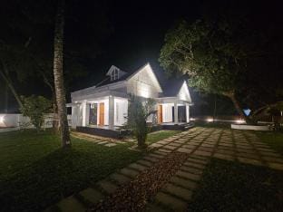 The Out House Villa with Pool Villa in Alappuzha
