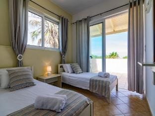 Stunning villa in Sfakaki Villa in Crete Region