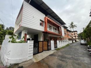 Jasmine villa, vazhuthakkadu  Villa in Thiruvananthapuram