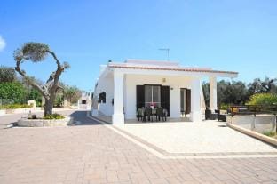 Villa Lino with Pool by Wonderful Italy Villa in Province of Taranto