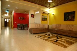 Studio Apartment 3 Bed Room with Kitchen Villa in Agra