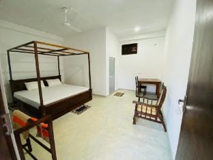 Blue Breeze Villa  Villa in Kamburugamuwa