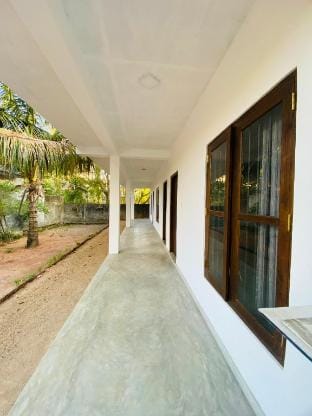 Blue Breeze Villa  Villa in Kamburugamuwa