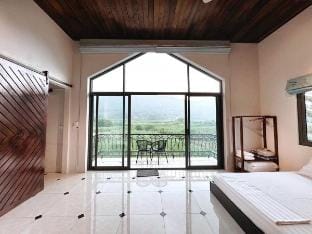 villa 05 sleeps  at ba because, great resort Villa in Hanoi