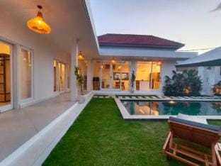 NEW 3BDR Villa - 3 Min Echo Beach Villa in North Kuta