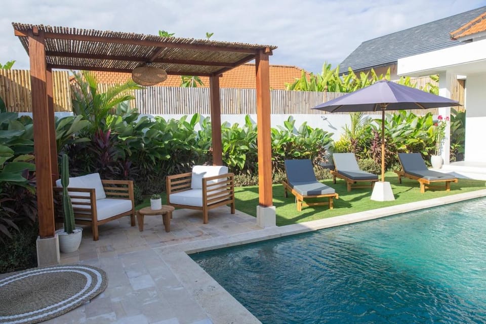 NEW 3BDR Villa - 3 Min Echo Beach Villa in North Kuta