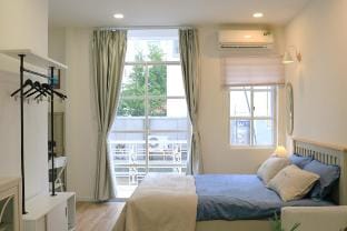Spacious Equipped Apt over shared co-working space Villa in Ho Chi Minh City