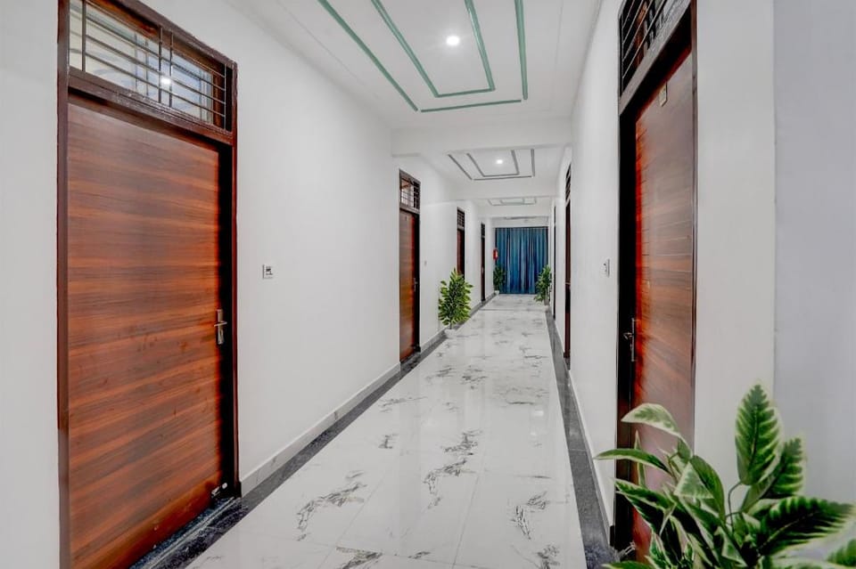 Hotel O Chandrika Devi Crossway Lucknow Hotel in Nepal