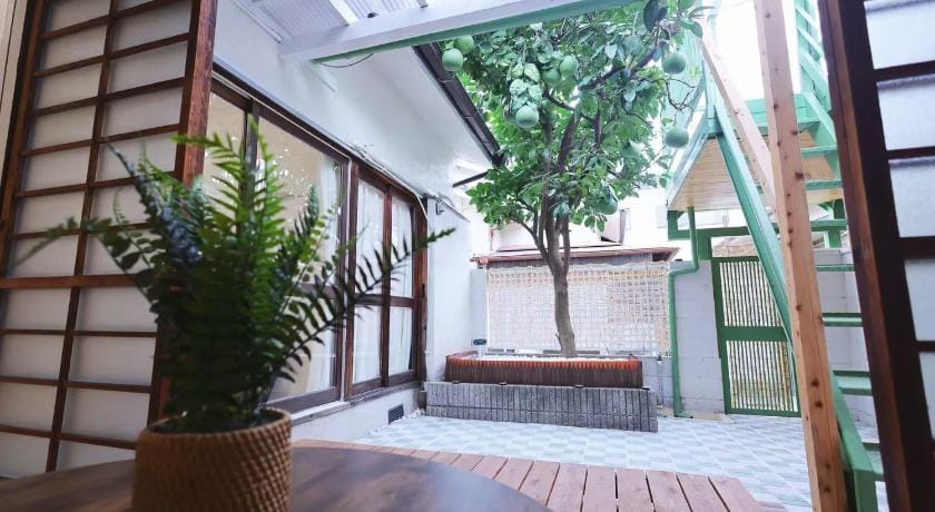 関西空港近く一軒屋、駅近、四季園 Villa in Osaka Prefecture