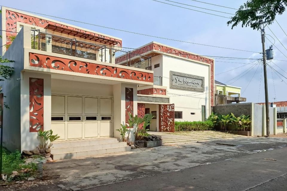 Urbanview Hotel Syariah SieKemboe Near Alun-Alun Jepara Hotel in Indonesia