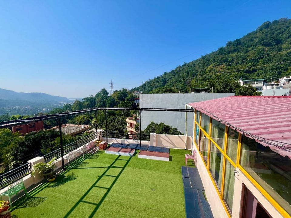 Cozy bedz Hotel in Rishikesh