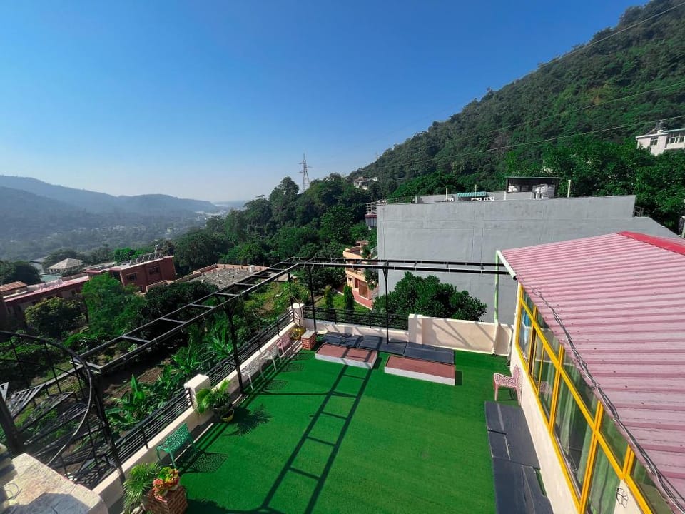 Cozy bedz Hotel in Rishikesh