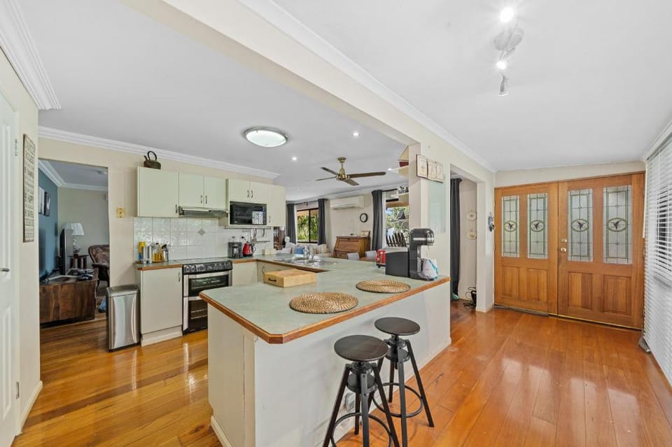 Air-conditioned Quiet Stay in Rochedale South Hotel in Brisbane City