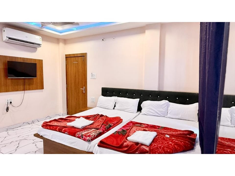 DhamStay Hotel White Star Near Mahakaleshwar Temple Ujjain Hotel in India