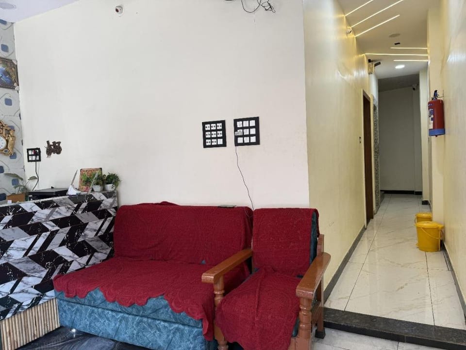 DhamStay Hotel Shree Prem Palace Near Mahakaleshwar Temple Ujjain Hotel in India
