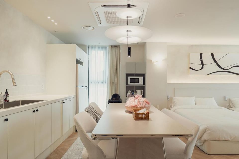 Verona. Suite Hotel, 4beds, Shopping, Myeongdong Hotel in Seoul