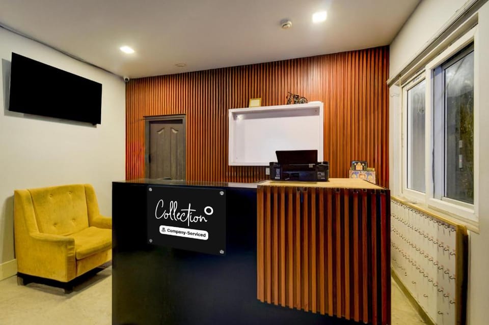 Super Collection O Erragadda Metro Station Formerly Golden Gate Hotel in Hyderabad
