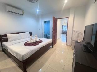 Karon beach room-1 Apartment in Phuket
