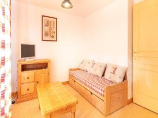 Apartment in French Alps with Heated Pool Apartment in Saint-Sorlin-d'Arves