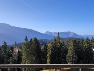 Stay with Garden, Chamrousse Apartment in Provence