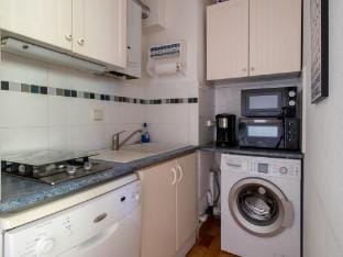 Seaside Simplicity  Comfort Apartment in Agde