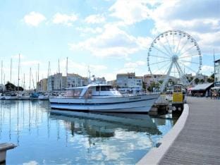 Seaside Simplicity  Comfort Apartment in Agde