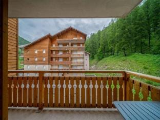 Apartment in France with Ski-In Access Apartment in Allos