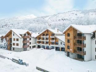 Apartment in Chantemerle near Ski Slopes Apartment in Saint-Chaffrey