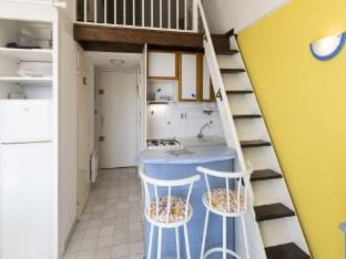 A Bright Beachside Escap Apartment in Agde