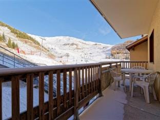 Apartment in France with Ski Slope Access Apartment in Provence-Alpes-Côte d'Azur