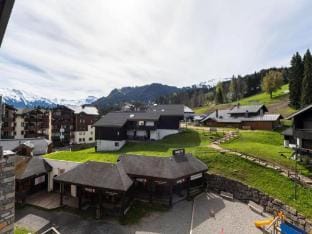 Studio in Morillon with Stunning Mountain Views Apartment in Morillon