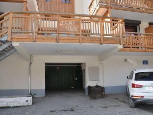 Slope-Side Stay with Balcony Apartment in Les Deux Alpes